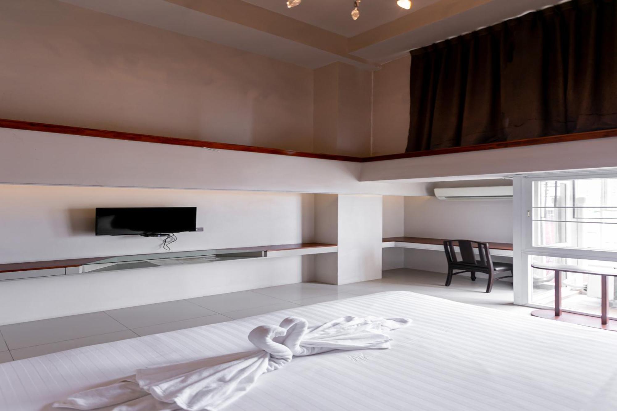 A Room Bangkok Sathorn Buitenkant foto