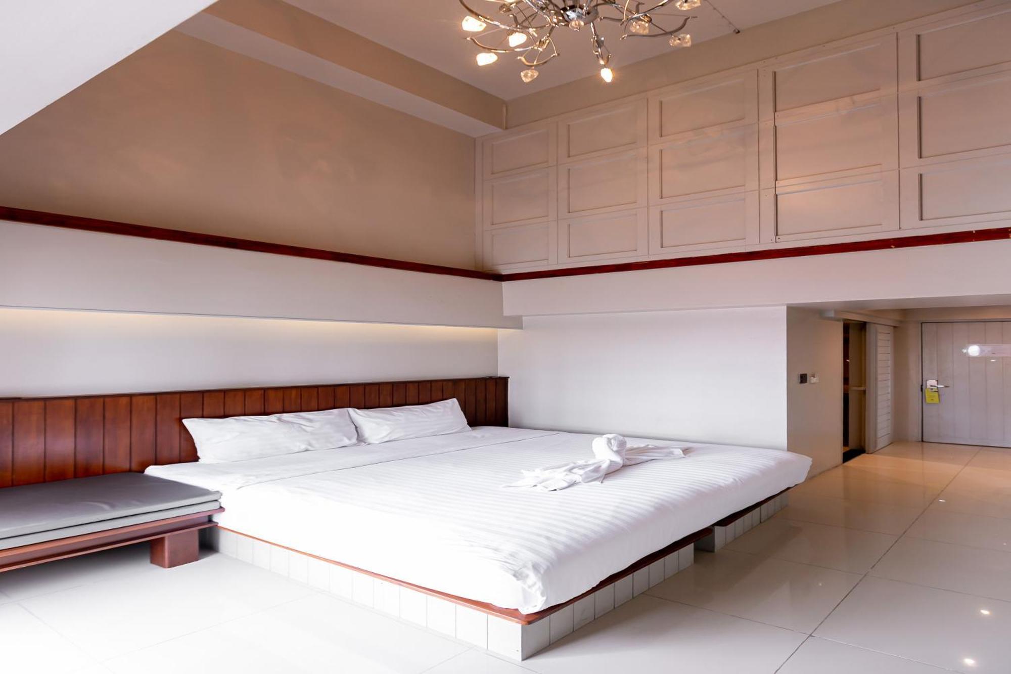 A Room Bangkok Sathorn Buitenkant foto