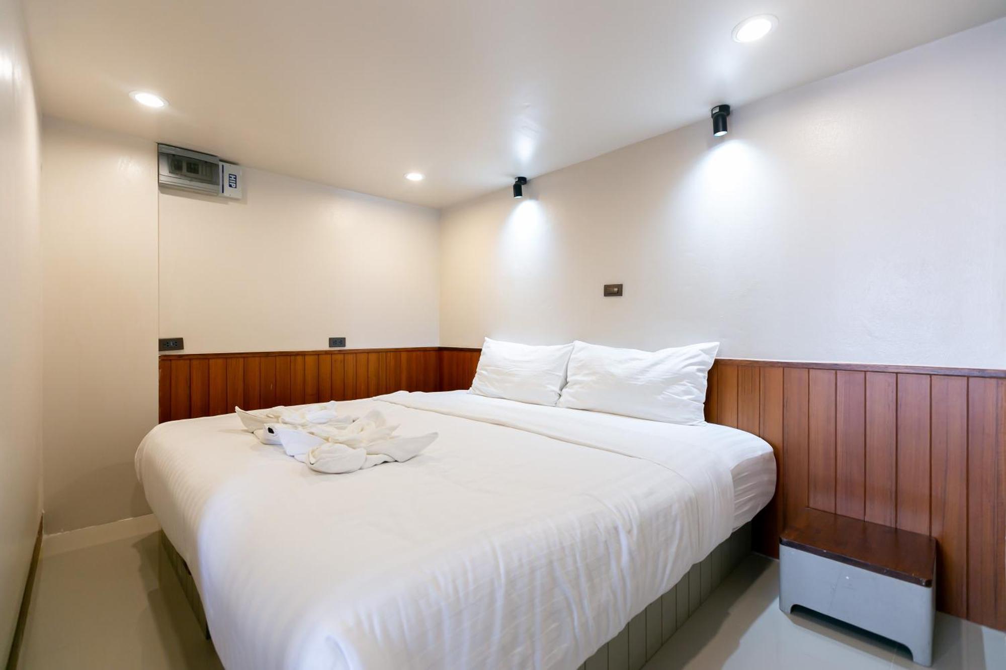 A Room Bangkok Sathorn Buitenkant foto
